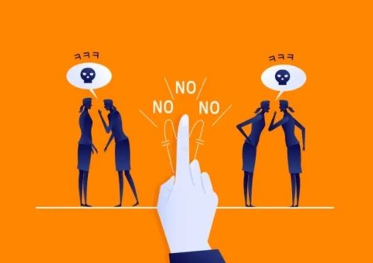 【干货】职场情商有多重要？话说做到这些的人都年薪暴涨了... 《增广贤文》里有句古训：“良言一句三冬暖，恶语伤人六月寒。”说的是在人际交往中听者对不同话语的感受。 有的人，简单几句，就能让对话者茅塞顿开，甚至不需华丽的词语，就能让与之沟通的人如沐春风。这种功夫是如何炼成的呢？ 1 真诚第一 想要与人顺畅地沟通，首先要有真诚的心态，不玩虚的、不做作。内心的想法最终都会投射到人的语言、动作以及表情上，不管对话的角色是谁，都保持真诚平等的心态。 很多人觉得会说话就是会溜须拍马，会说场面话，把领导哄的高兴，事业自然风生水起，实则不然。 我身边的朋友就曾分享过这样一个故事，她的公司新入职了一位员工小张，活泼开朗，逢人就夸，把部门上上下下都夸了个遍。刚开始，同事们都觉得这小伙会说话，调节气氛，让部门里的人都笑哈哈的。 但时间一长，众人却开始觉得有“违和感”。部门领导体型偏胖，在小张的嘴里却是“型男”；副主任宋姐网上买了件衣服，穿上不合身，颜色也显老要退掉，在试衣服的间隙，不明情况的小张进来直夸宋姐衣服美人也美，在场的人都觉得非常尴尬。 会说话，情商高，不是逢人便夸、溜须拍马，而是建立在真诚的基础上让人如沐春风。假惺惺的夸赞不如不夸，反而让人觉得是逢场作戏，丢了好人缘。 2 点到为止   说话要有分寸感。 在职场上，有一种人，他认为我把自己的事情都和你说了，我们的关系就是亲密无间的。其实并不是这样。说话不分轻重，不是直爽的表现，而且会让人认为你太随意，没有界限没有分寸。有一句话说：说话做事有分寸是成熟的标志之一。 为什么百货商店不叫万货商店？其中便渗透着点到为止的哲思。 据说，有一次乾隆皇帝下江南，路过一家商店，店铺的名字是“万家百货”。乾隆很好奇，于是就带着随从，走进这家店铺。他问老板：“老板，您这万家百货，是什么意思呢？”老板说：“所谓万家百货，就是说，只有你想不到的，没有你买不到的，应有尽有。”乾隆接着问：“老板，我现在需要一把金制的锄头，你这店里有吗？”老板尴尬地站在一边。 乾隆见状就说：“话不能说得太绝对，点到即可，我看你这店名就改为‘百货商店’吧。” 话不可满，点到即止。  3 换位思维  说话之前，先站在对方的角度换位思考一下，再使用合适的方式与人交流。 在职场上，一定会遇到意见不合的时候，这个时候一定不要与人争吵。因为这样做不仅解决不了任何问题，还会破坏职场上同事之间的关系。 我们可以发现这样一个规律，在职场上，人缘好的人说话都会站在对方的角度思考问题，不会一直对自己的意见固执到底。  同一时间入职的两位新员工，暂且称他们为小A和小B吧。小A是名牌大学毕业，小B则来自一所普通大学。小A很有自己的想法，别人给他的意见建议，他全不当回事，觉得这些建议老旧、不入时。在讨论交流时，常常反驳与自己不同的观点。 小B则经常谦虚向各位同事请教，对他人的想法多询问、多倾听、多探讨，通过听取他人的意见，有了更多看问题的角度和方式。时间久了，小B不仅收获了好人缘，对公司各方面情况的了解也远胜于小A。 你想当小A还是小B？ 学会换位思考，多听取不同的意见，不仅可以体现情商，还能化解矛盾、解决问题。  该说的话说到位，不该说的话点到为止，还要注意以下禁忌： 戒戏言 不要不顾分寸地开玩笑，否则会引起冲突，招来祸害。 戒漏言 不要泄露机密。事以密成，语以漏败。 戒恶言 不说无礼中伤的话，不要恶语伤人。 戒谗言 不要背后说别人的坏话。背后说人坏话，会弄得天下都不太平。 戒讦言 不要攻人短处，揭人疮疤。揭人疮疤的人，招人痛恨，害人害己。 戒谄谀之言 不要说吹捧奉承别人的话。吹捧奉承别人，是人品卑微的表现。 也要戒卑屈之言 不要低三下四，说奴颜婢膝的话，因为德厚者无卑词。  行胜于言  关于说话的智慧是助力职场的一剂良药，而更长远来看，说话的艺术是一方面，更重要的是后续的行动，行动才是最有说服力的语言。做一个表里如一、言行一致的人，相信你也能成为一个职场高手！  声明：本文内容来源于工人日报、新广视通整理发布。 部分图片源自网络，如有侵权，请联系删除，谢谢！  踏青团建档期预定通道已开启，想了解更多详情 点击右下方在线咨询、左下方留言 免费获取1对1定制化方案 咨询了解不收费哟~