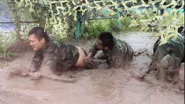 魔鬼五月，满屏荷尔蒙炸裂！集结“战、体、技、智”的巅峰力量！,拓展训练